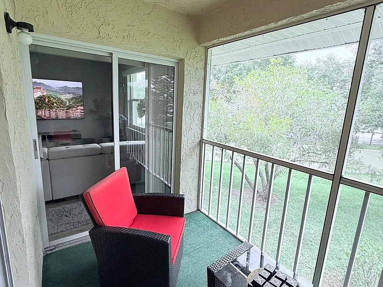 1566 SE Royal Green Cir #V203 — Photo 13