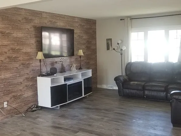 9305 Ellison Ave, Omaha, NE 68134