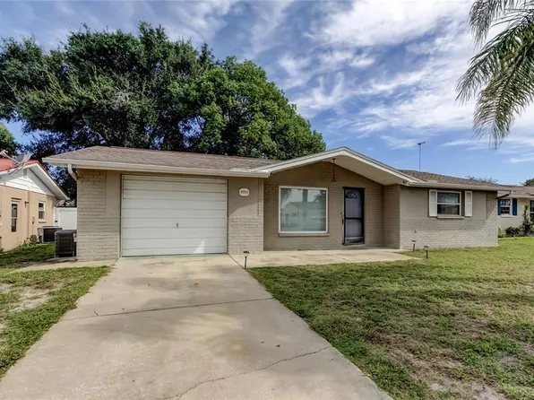 7741 Hawthorn Dr, Port Richey, FL 34668