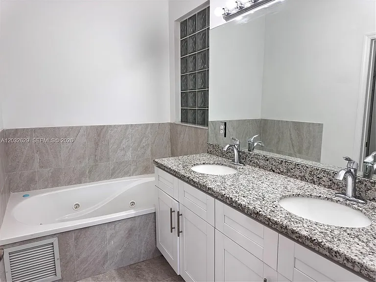 7905 SW 120th Ave #7905 — Photo 11