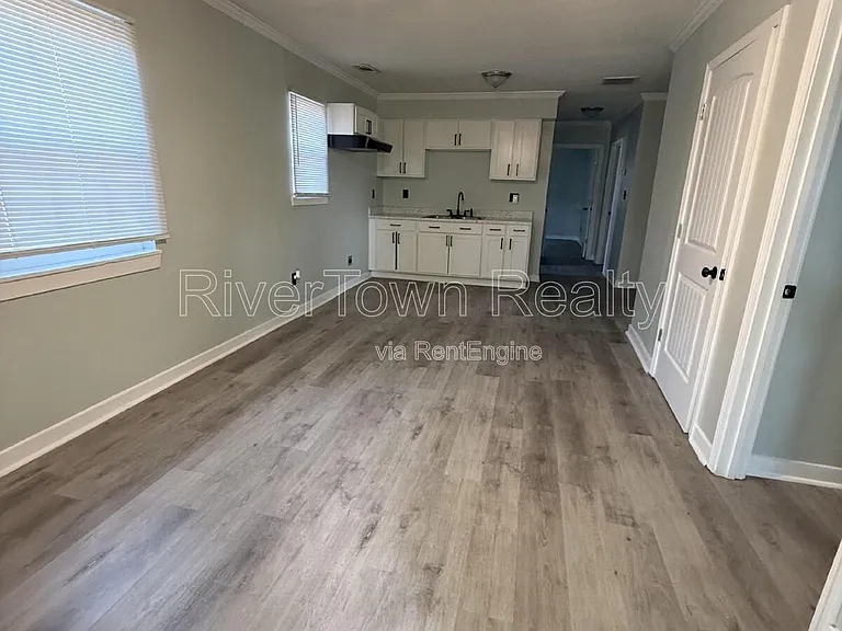 2250 Stovall Ave — Photo 2