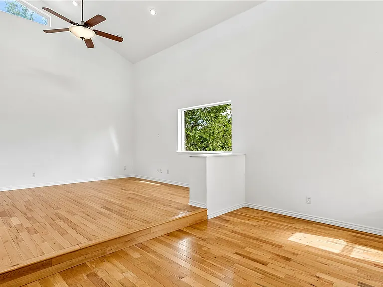 4600 W 10th Ave — Photo 10