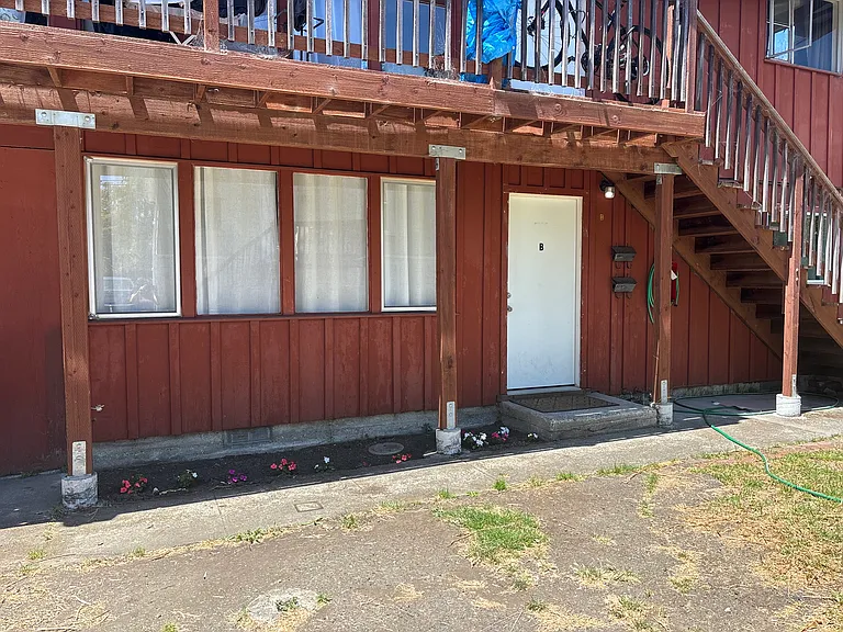 2130 Roosevelt Ave #B — Photo 6