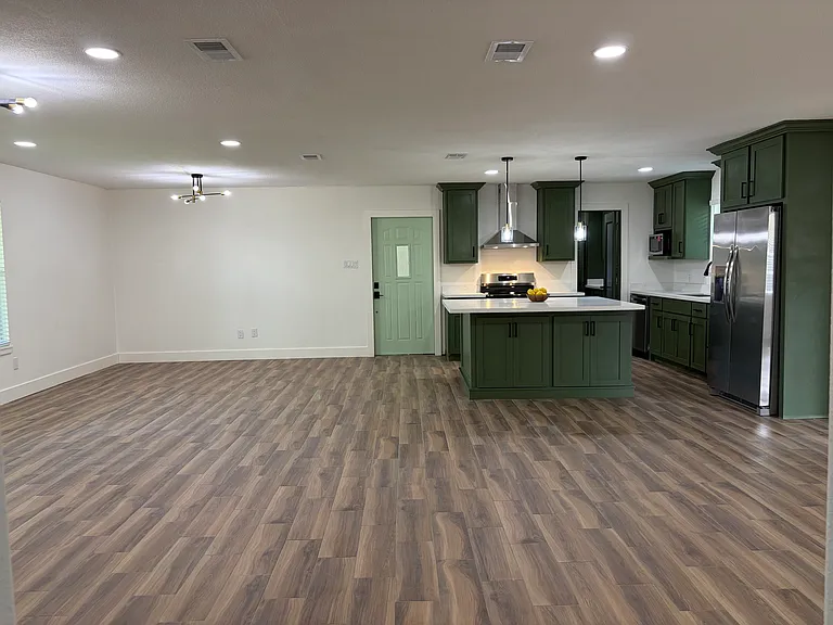 712 Harvey St — Photo 37