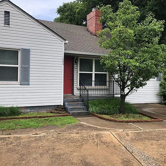 1324 S Yale Ave — Photo 1