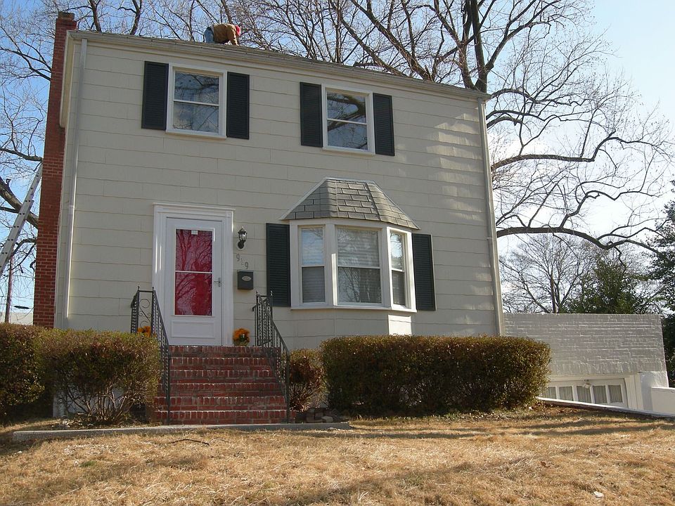 919 St. Charles Ave.