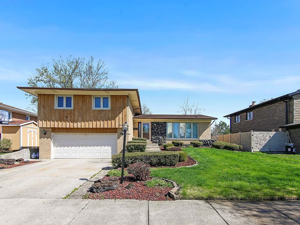 1st image of 6641 Victoria Dr