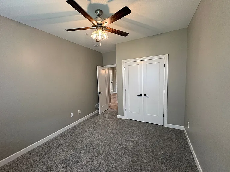 4916 Plumthicket Dr — Photo 17