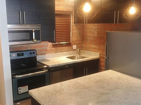 4th image of 3022 N 32nd St Unit 53