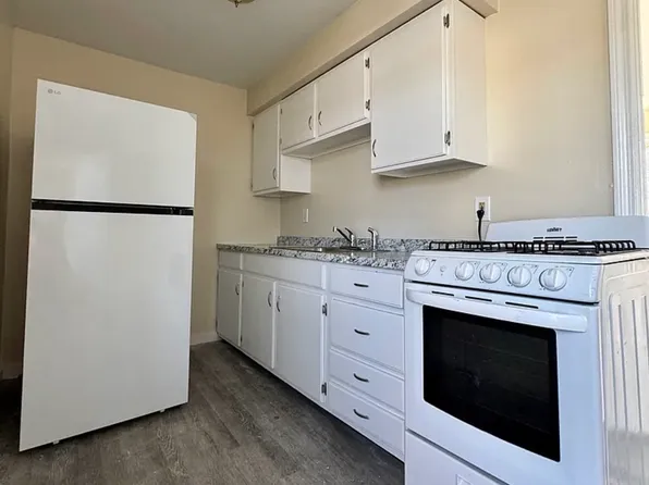 20 Arlington St #3-C, Nashua, NH 03060