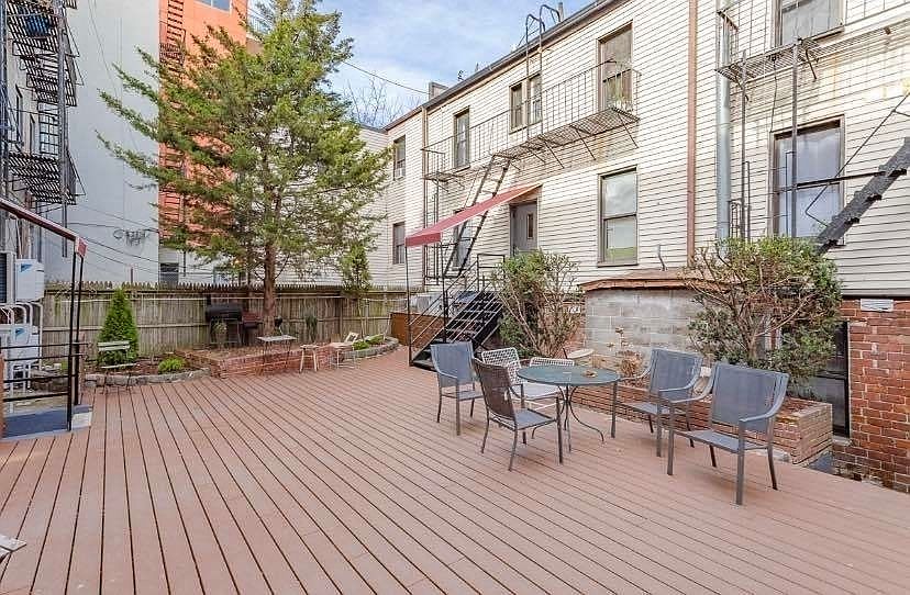 1st image of 95 Clay St #5