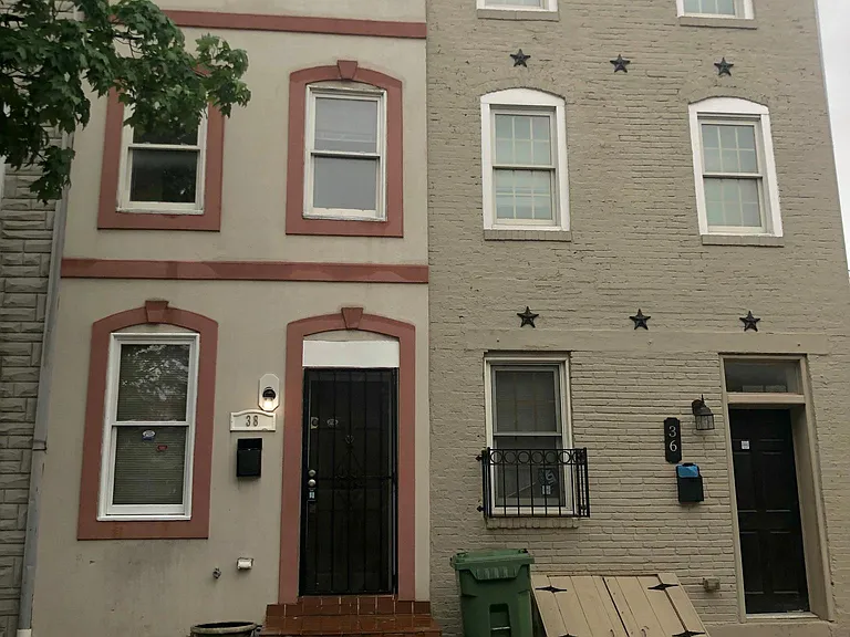 38 S Schroeder St — Photo 1