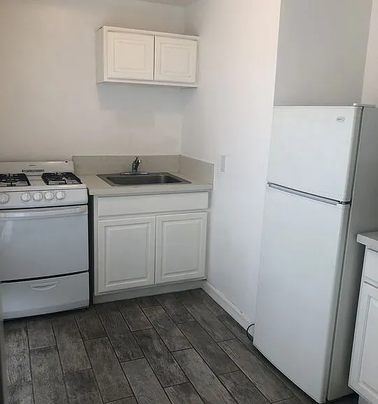 8360 Blackburn Ave #4 — Photo 14