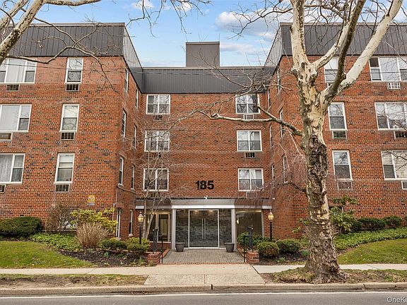 2nd image of 185 South Midddle Neck Road #1P