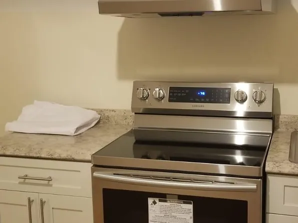 (undisclosed Address), Fresh Meadows, NY 11366