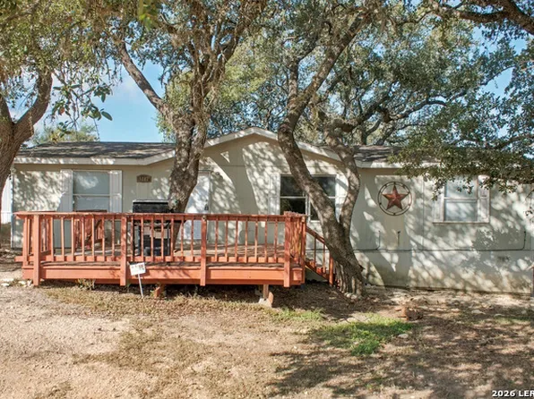 1247 Skylark Dr, Canyon Lake, TX 78133