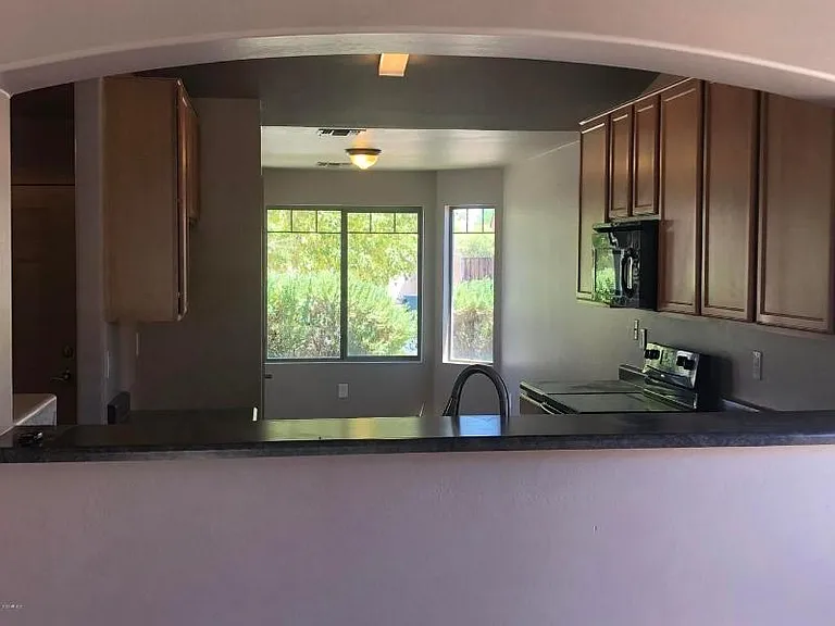 743 E Wolf Hollow Dr — Photo 4