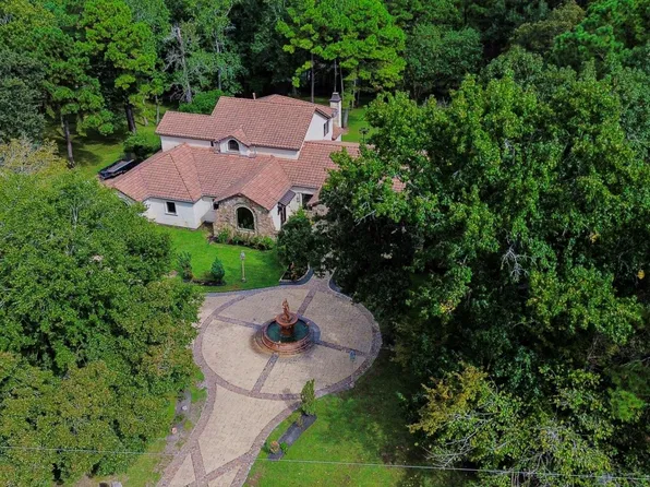 2426 Blue Lake Dr, Magnolia, TX 77354