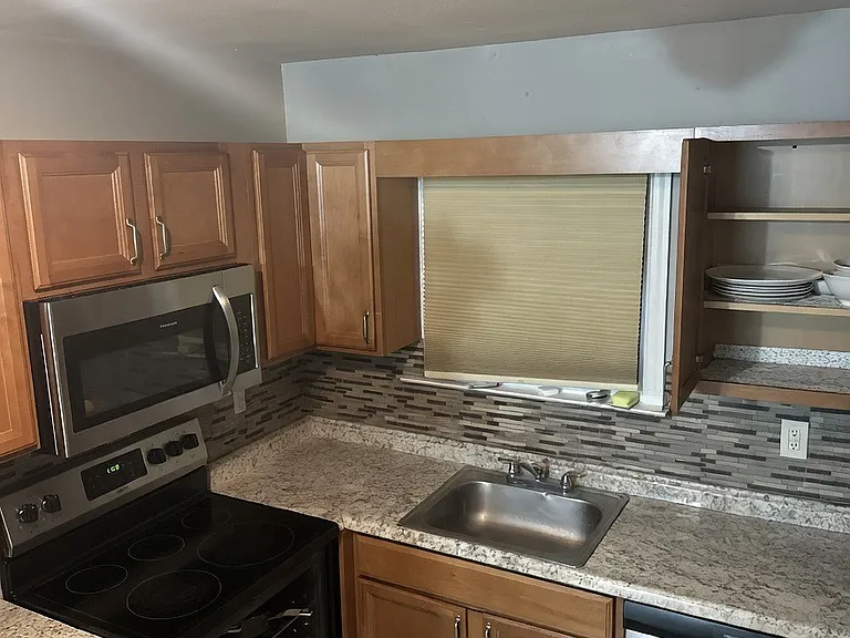 525 Fox Run Ln — Photo 6