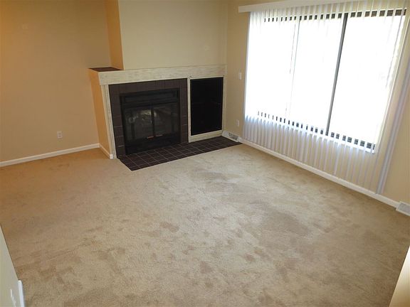 4th image of 3873 Woodside Dr