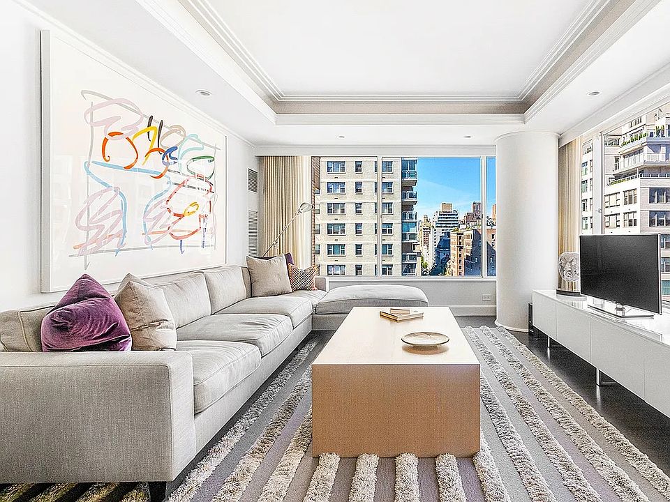 1st image of 200 E 69th St #12N