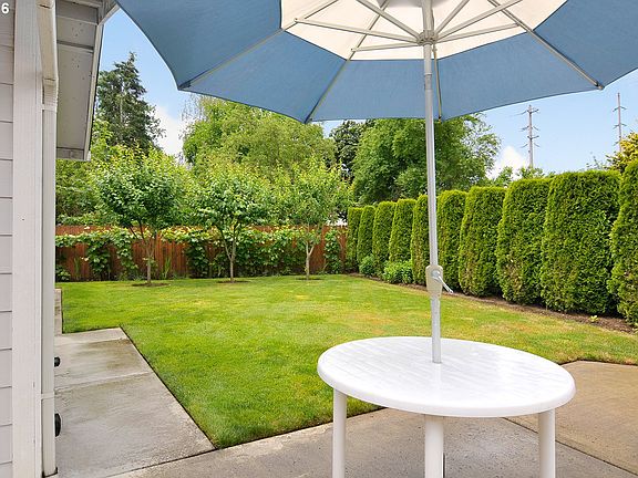 4th image of 802 SE 123rd Ave