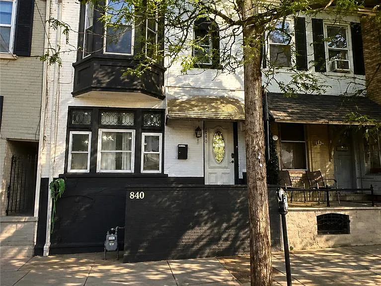 840 W Walnut St — Photo 1