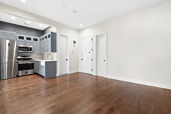 Rented by Hagstrom Management Inc | media 17
