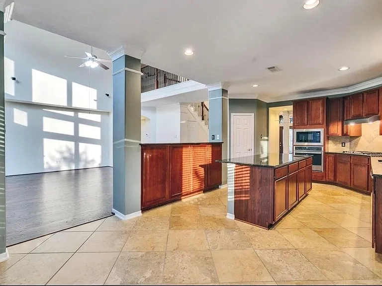1904 Keswick Ct — Photo 13