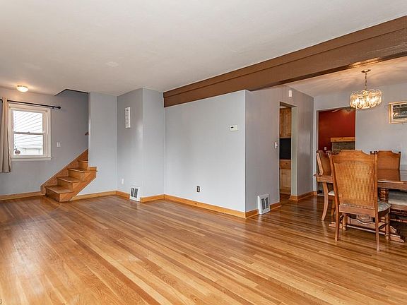 5th image of 30521 Willowick Dr