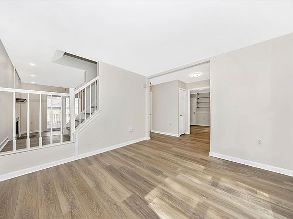 5th image of 6634 Rockridge Rd