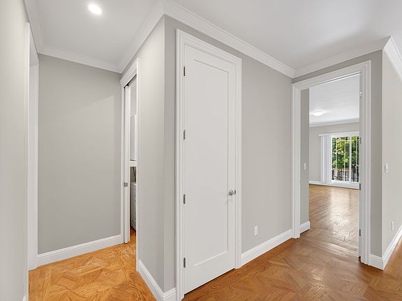 4th image of 3830 Divisadero St #103