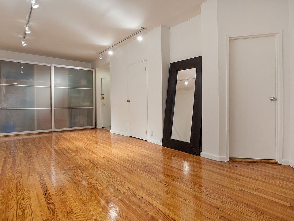 1st image of 131 W 21st St APT 2