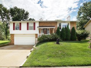 388 Sorrento Dr, Ballwin, MO