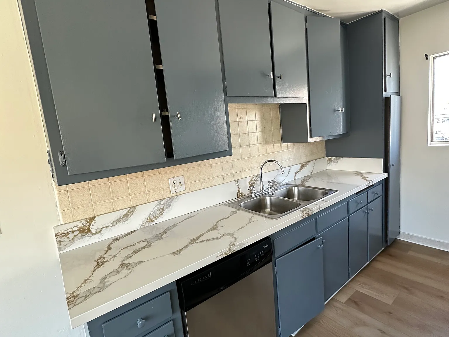 1 bed, 1000 sqft, $1,929 — Photo 1