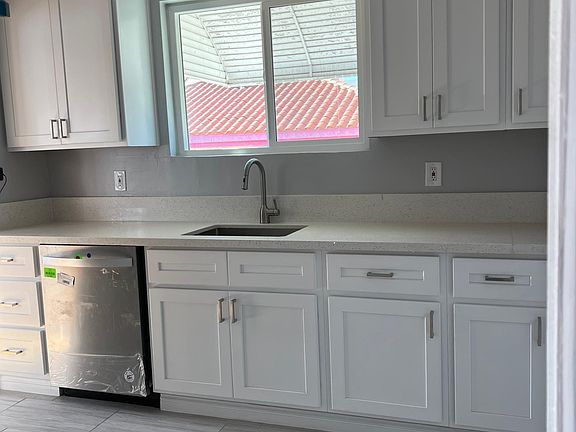 2nd image of 4420 48th St