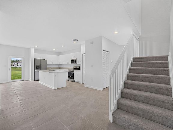 4th image of 2444 SE 29th Dr #A