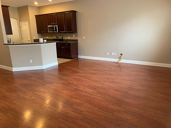 4th image of 4493 Sunset Ln