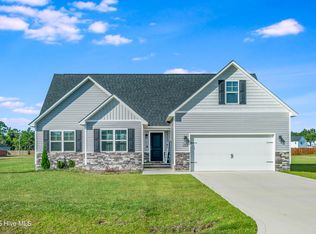 148 Uzzell Rd, Hubert, NC 28539