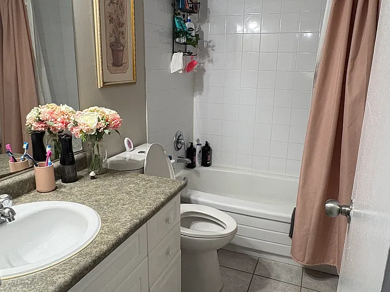 205 Oxford St E #1104 — Photo 8