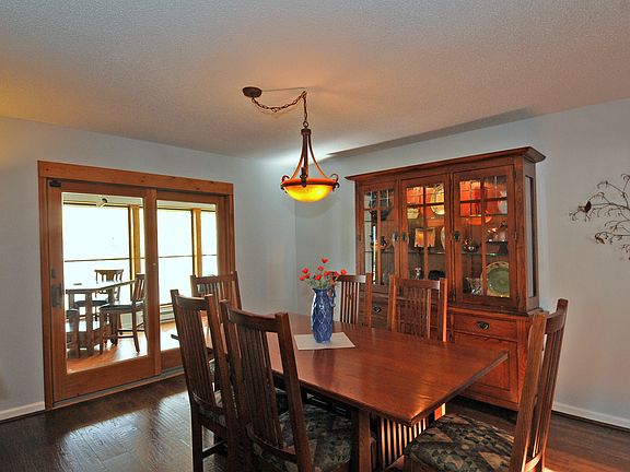 Dining Rm has wood flooring