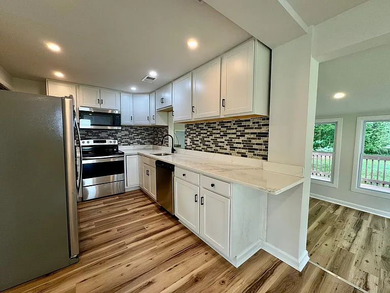 183 Ogburn Dr — Photo 7