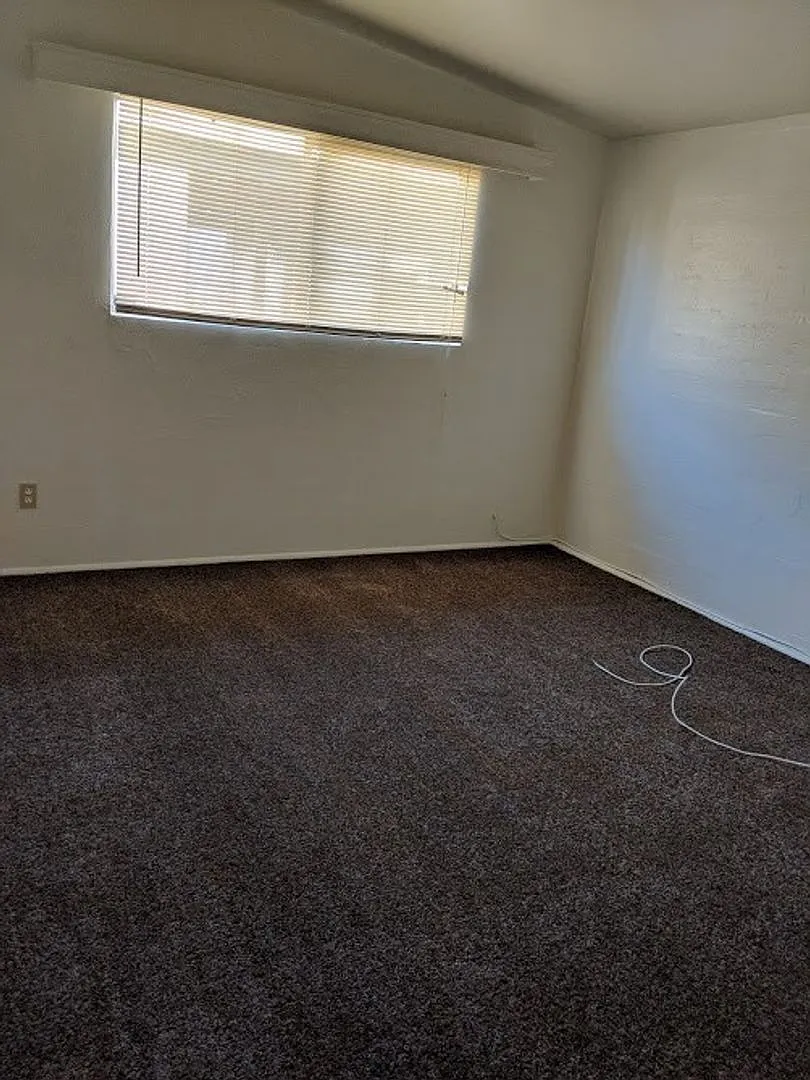 2 bed, 2.0 bath, 1050 sqft, $1,449 — Photo 2