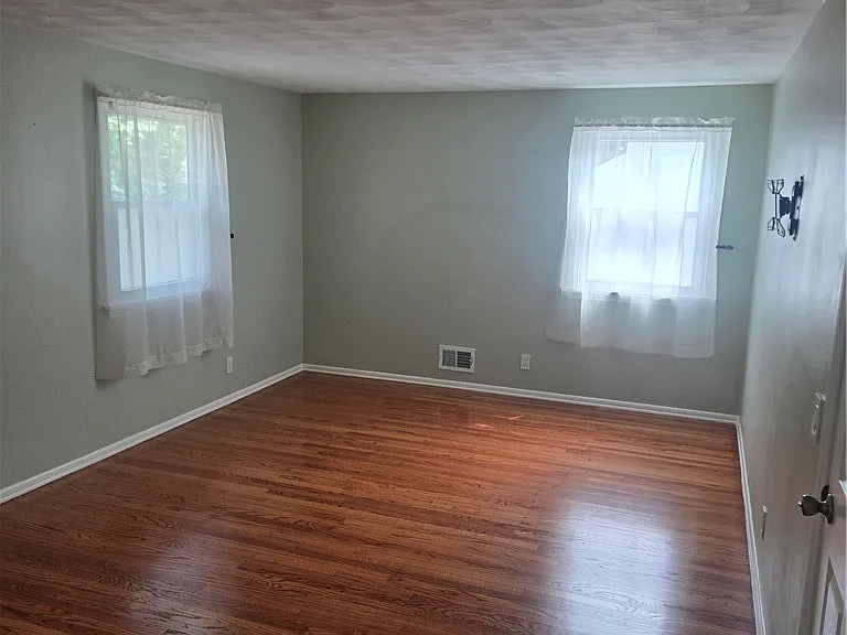 131 David Ave — Photo 28