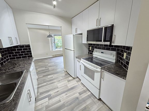 2nd image of 5250 Victory St #109