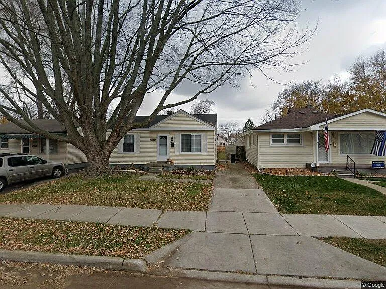 27101 Townley Ave — Photo 1