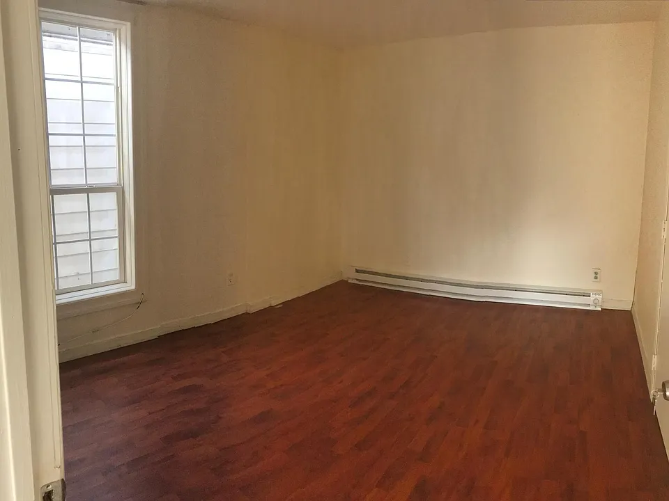 85 Main St #1