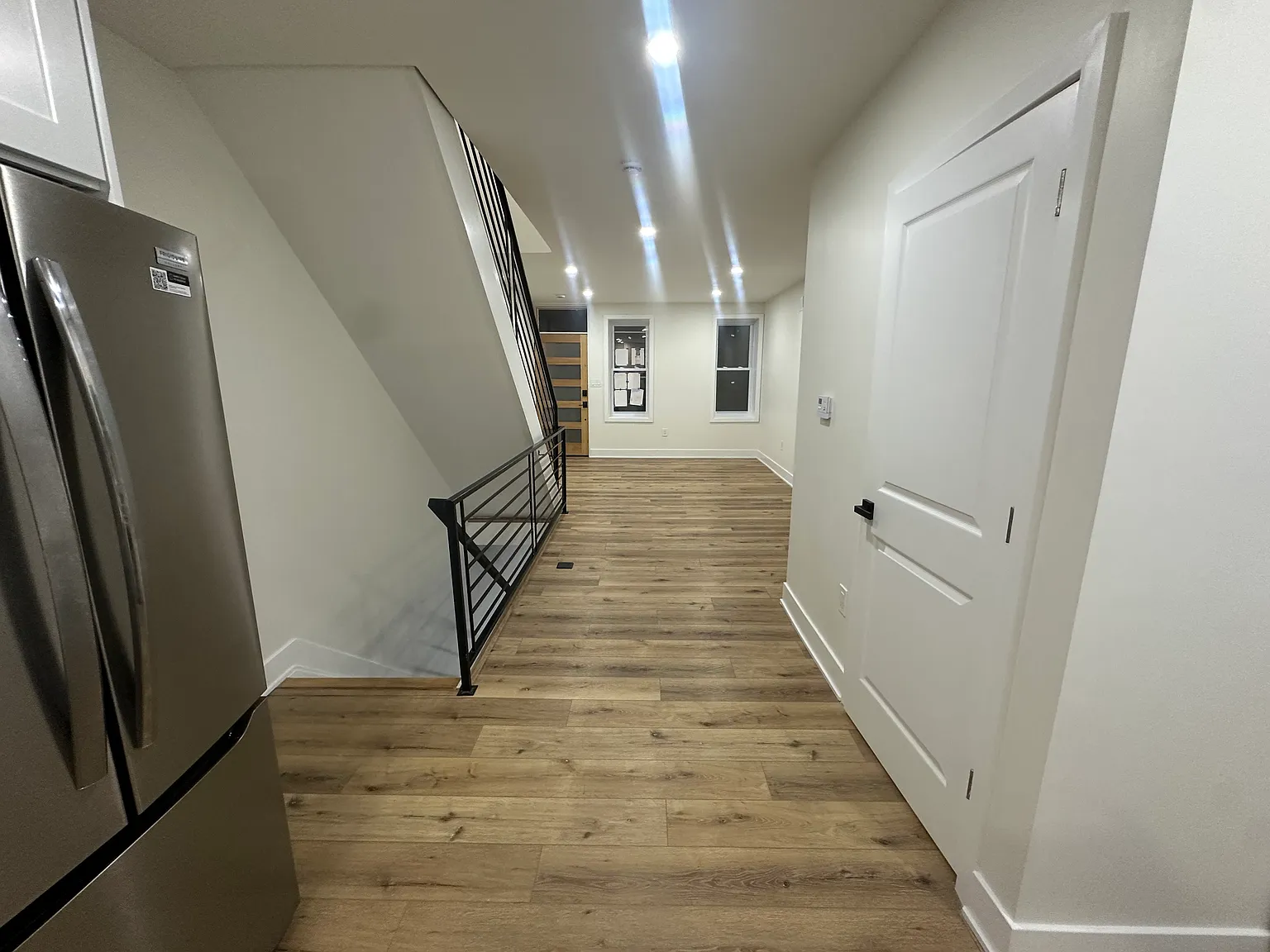 2 bed, 1.5 bath, 1380 sqft, $2,400 — Photo 2