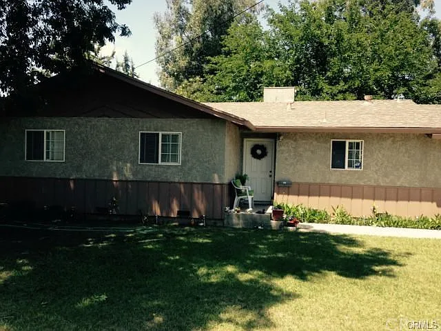 225 Emerald Dr photo 1