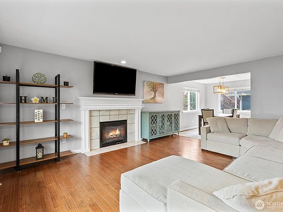 5th image of 603 95th Drive SE